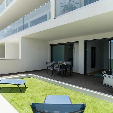 Ocean Front With Pool In