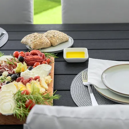 Ocean Front With Pool In