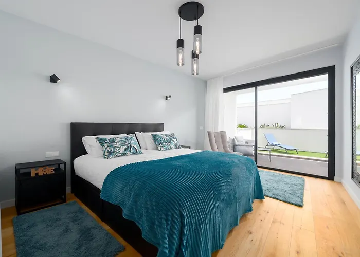 Ocean Front With Pool In アパート フゼタ