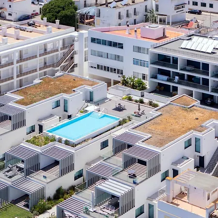 Ocean Front With Pool In Appartement *